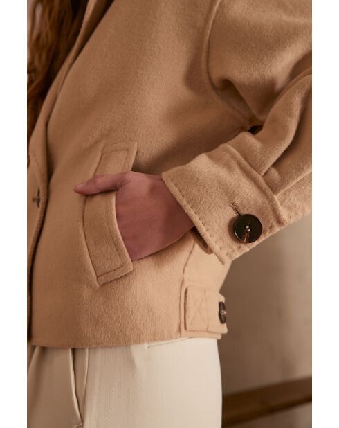 Ernest M Df beiger Mantel