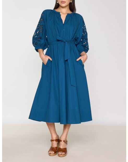 Micha R besticktes Petrolkleid