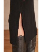 Emilie J zwart gebreid