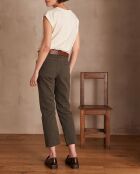 Patience Khakifarbene, überfärbte Hose