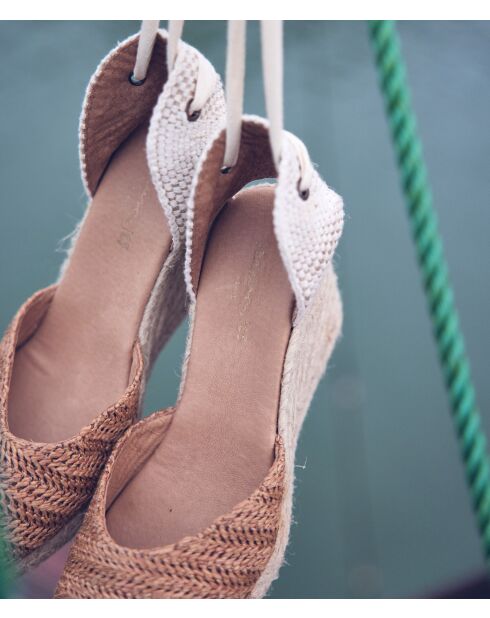 Sandalen Venuse in Karamell