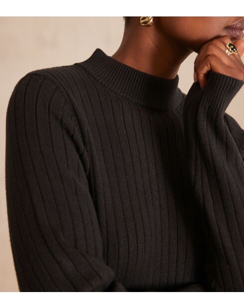 Laura R schwarzes Strickkleid