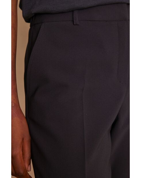 Marineblaue Hose Felix P Wall