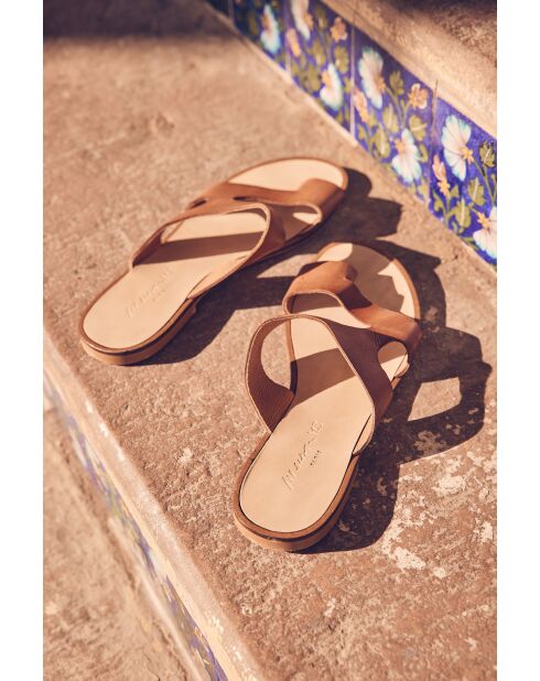 Hellkamelfarbene Jade-Pantoletten