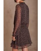 Meghan R imp bordeauxrode jurk