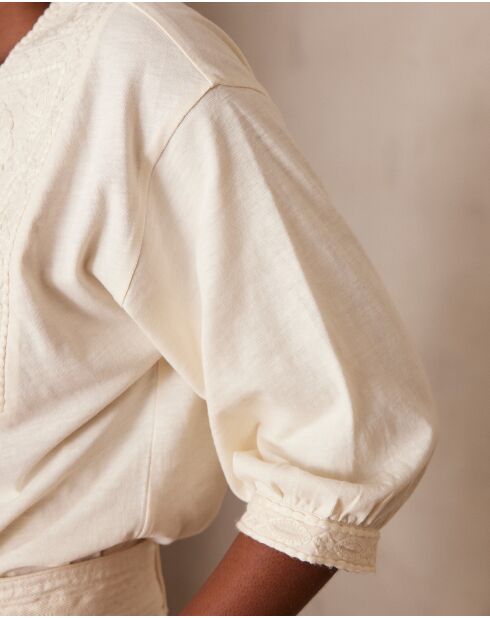 Adicie crèmekleurig t-shirt