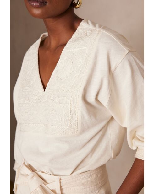 Adicie crèmekleurig t-shirt