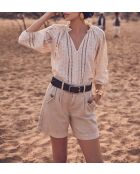 Beigefarbene, übergefärbte Shorts von Maurice Sh