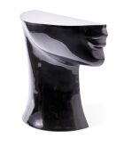 Statue Tête gauche bas noire - 41x33x79 cm