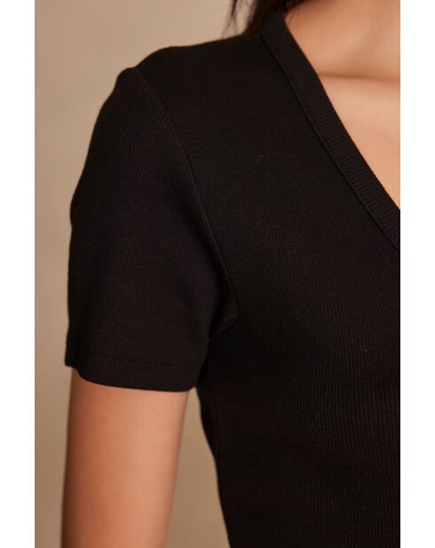 Adam schwarzes T-Shirt