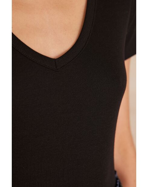 Adam schwarzes T-Shirt