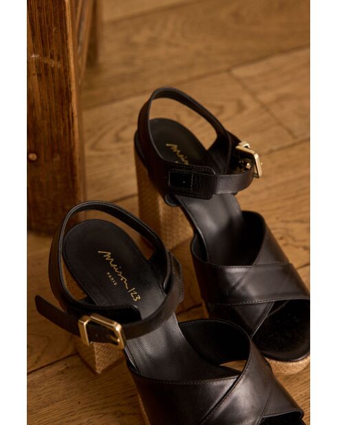 Max schwarze Sandalen