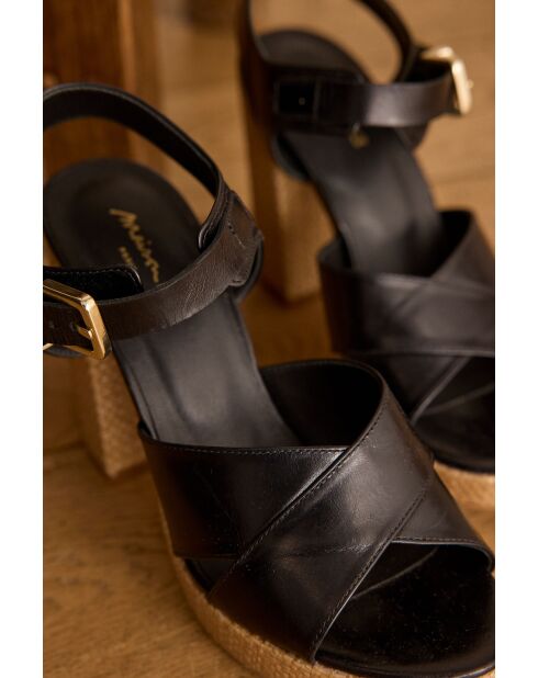 Max schwarze Sandalen