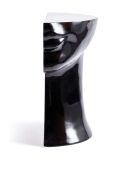 Statue Tête droite bas noire - 41x33x79 cm