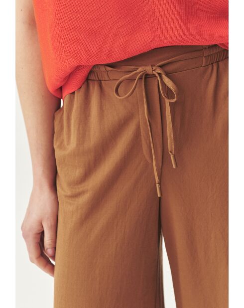 Pantalon tricoté Namaliko camel