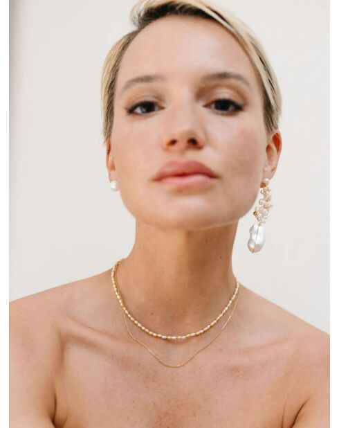 Orecchini lunghi Max placcati in oro con perla coltivata bianca