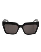 KL6181S N schwarze breite geometrische Sonnenbrille