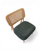 Liegestuhl aus Gummiholz und dunklem moosgrünem Rattan - 63x70x74 cm