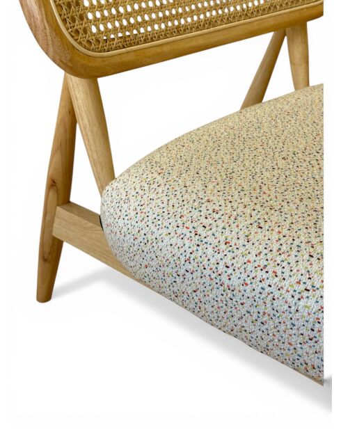 Liegestuhl aus Gummiholz und gesprenkeltem ecrufarbenem Rattan - 63x70x74 cm