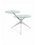 Mesa con tres pilas de metal plateado y cristal - 75x60x46 cm