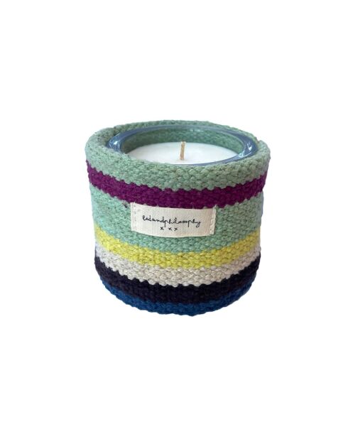 Candela profumata della durata di circa 40 ore con rivestimento in cotone blu - H8 — ø 9 cm