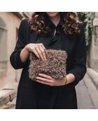 Pochette en fausse fourrure marron - 21x18 cm