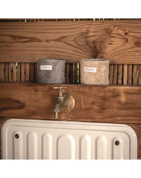 Geurkaars die ongeveer 40 uur meegaat met honingsponscoating - H8 - ø 9 cm