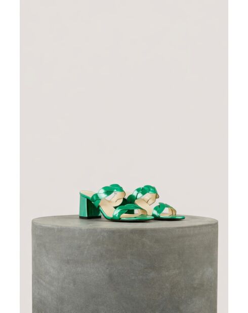 Pantolette Rhea aus weichem Rasen aus Lackleder