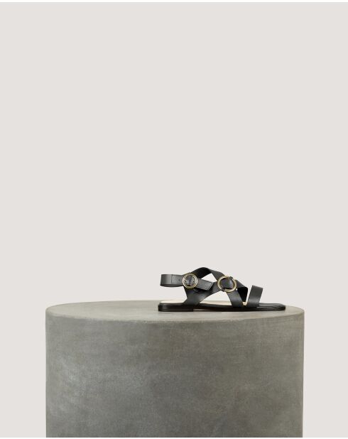 Platte sandalen IO in zwart natuurlijk leer
