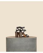 Sandalias altas de piel flamenca negras plateadas