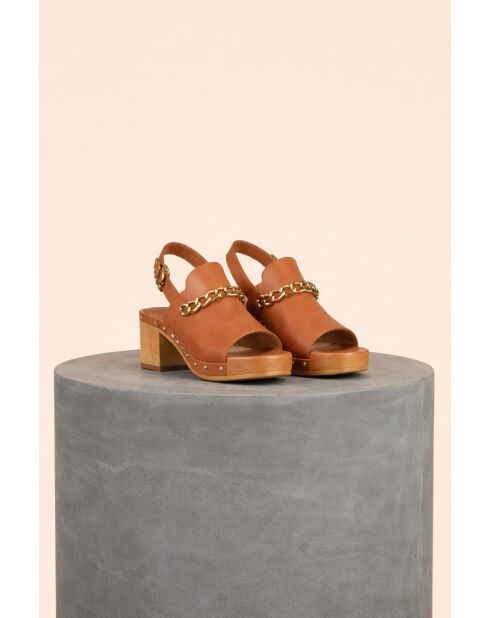 Clogs aus Kamelleder mit Kette