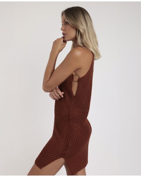 Bruine jurk met ring