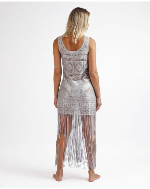 Glänzendes silbernes Kleid