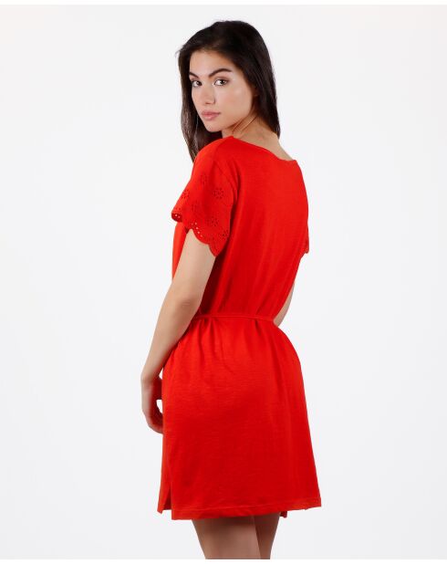 Rode bloemenjurk met korte mouwen