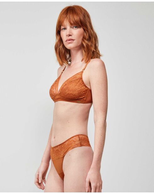 String avec détails de dentelle marron