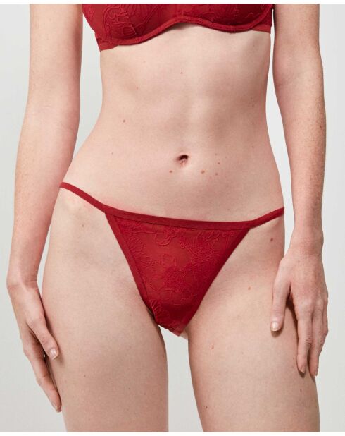 Culotte brésilienne en tissu de dentelle bordeaux