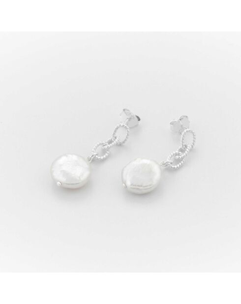 Silberne Hängeohrringe mit synthetischer weißer Perle