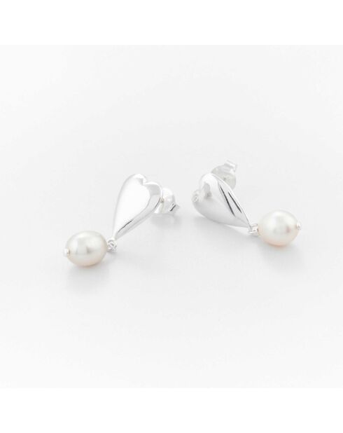 Silberne Ohrstecker mit synthetischer weißer Perle