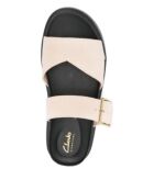 Sandalias Aristella de gamuza color crudo