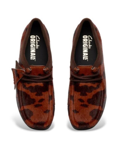 Bruine schoenen met koeienprint van Wallabee