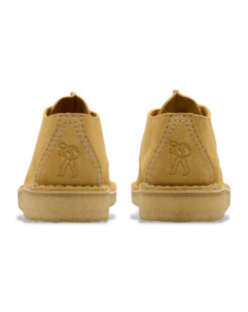 Desert Trek-Schuhe aus beige-goldenem Veloursleder — 6,5 cm Absatz