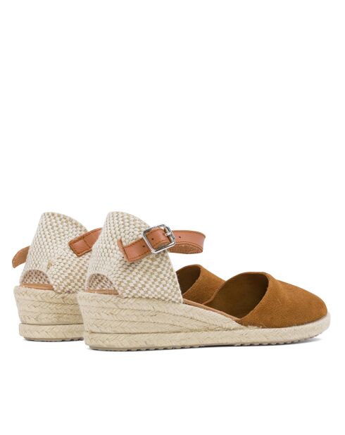 sandalias de gamuza camel E01