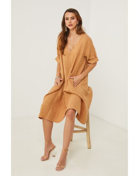 Galinia kameelkleurige linnen jurk