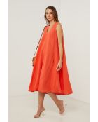 Koraalkleurige linnen jurk van Merkiel