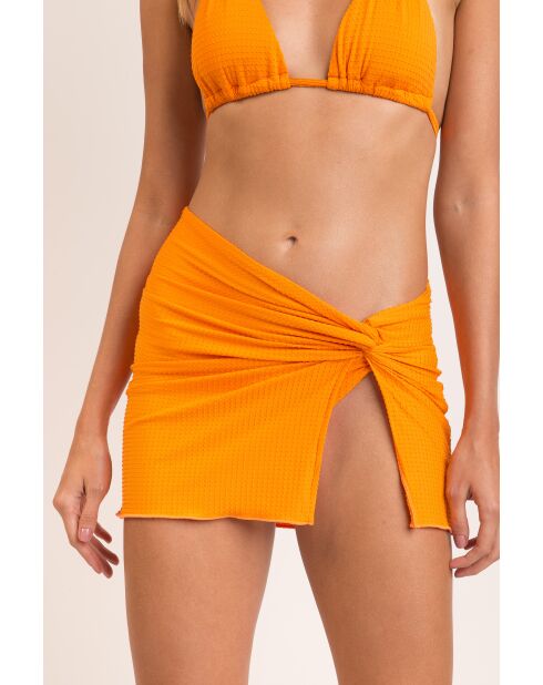 Strandrock mit Mango und orangefarbener Krawatte