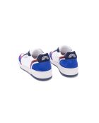 Blauwe en rode leren sneakers van mesh met regenboog