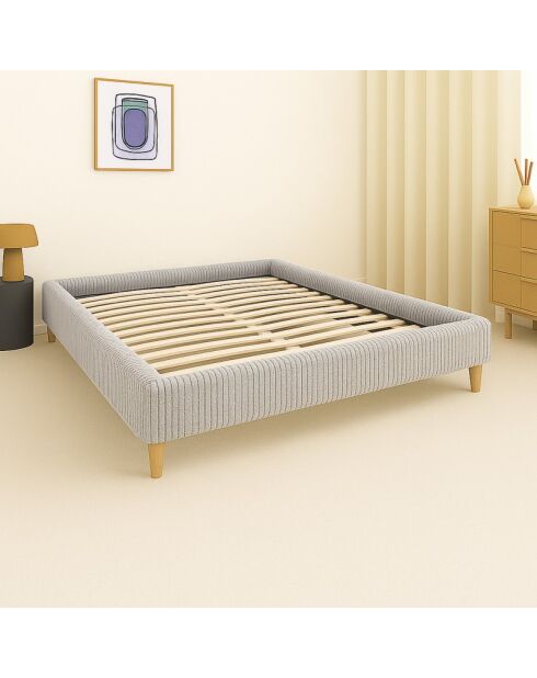 Viene con cama acanalada gris claro - 160x200 cm