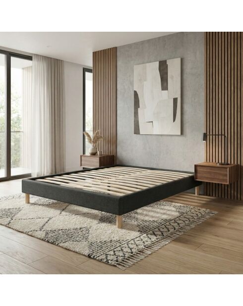 Das Bett besteht aus dunkelgrauem Stoff (Deco10) — 90 x 190 cm