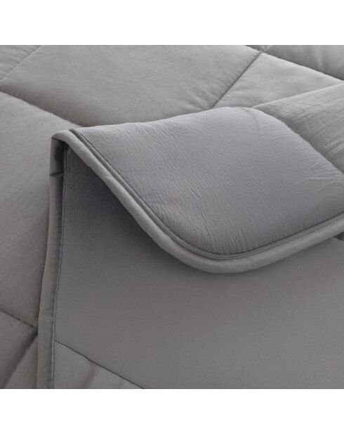 100 g beigefarbene, leichte Bettdecke, 240 x 260 cm