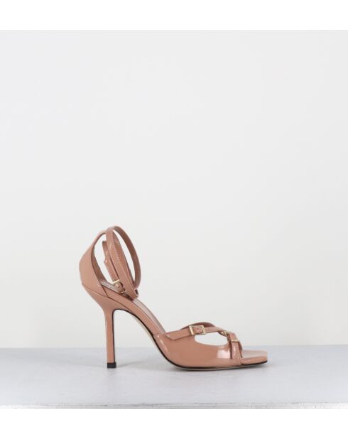 Nudefarbene Sandalen aus Lackleder mit hohem Absatz — 10 cm Absatz